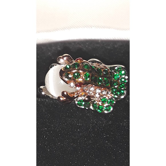 NEW Sz 9 Frog Ring Emerald Green Stones with Mexican Moon Pearl - Picture 2 of 10